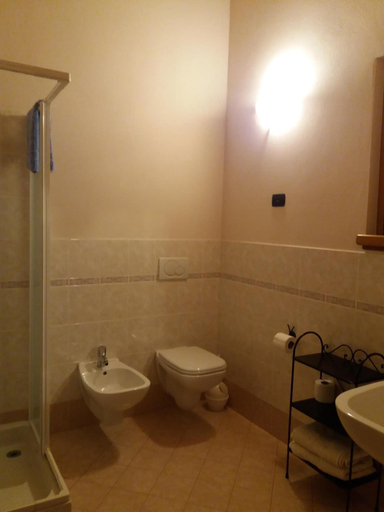Bathroom 5, Al Tramonto, Mantua