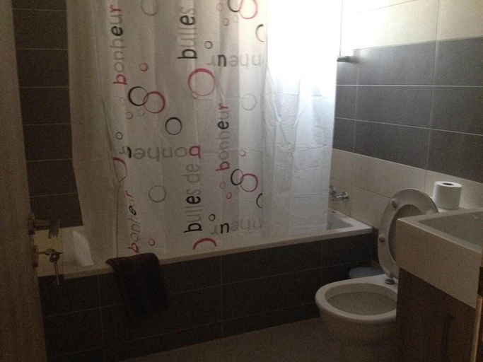 Bathroom, Niro Apartments