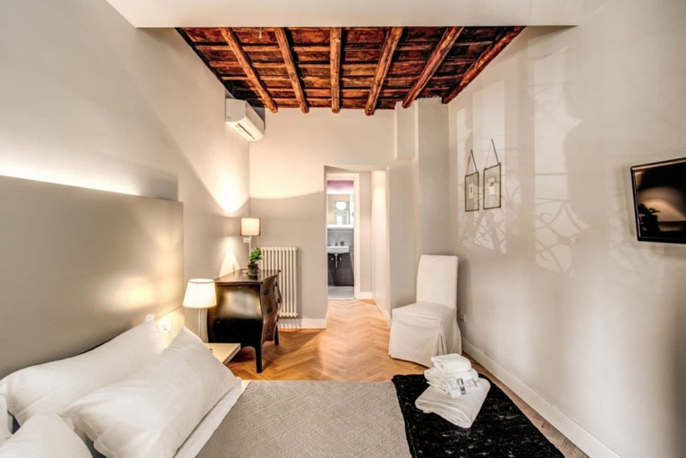 Others 3, Trevi Fountain Superior 3 bdr apartment, Roma