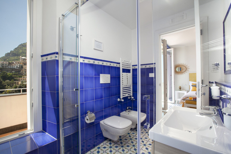 Bathroom 5, Il Moro di Positano, Salerno