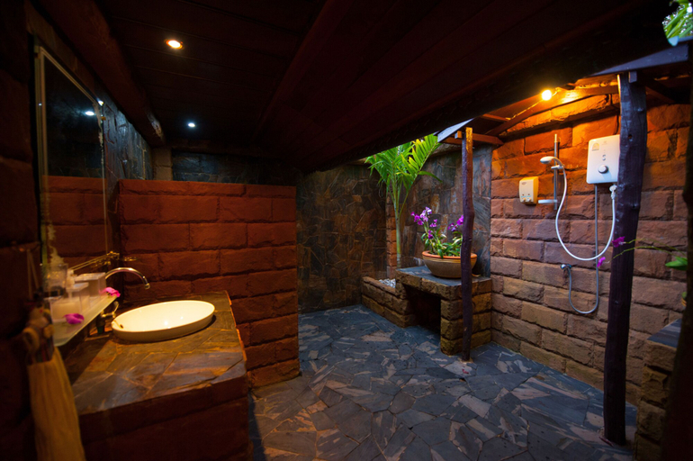 Bathroom 4, Koh Kood Beach Resort, K. Ko Kut