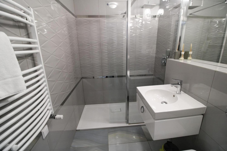 Bathroom 3, Laola Apartamenty, Kamień