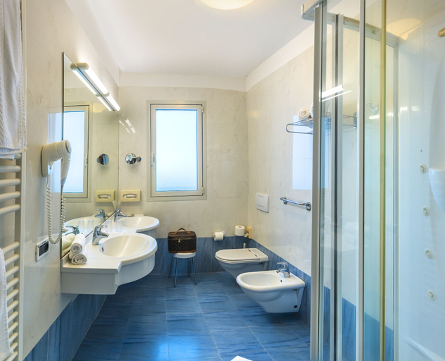 Bathroom 5, Hotel Panoramic, Venezia