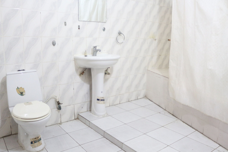 Bathroom 3, Tourist Castle Hotel and Suites, Akpabuyo