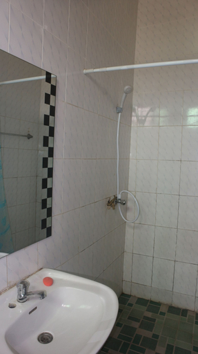 Bathroom 4, Eurospin Hotel, Ga West