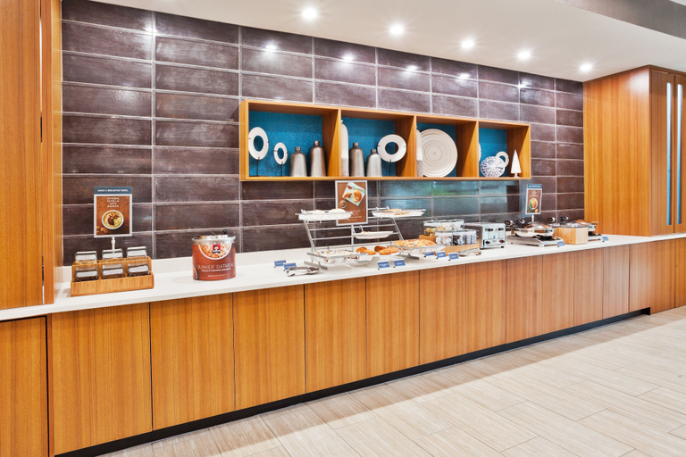 Food & Drinks 5, SpringHill Suites by Marriott Montgomery Prattville/Millbrook, Elmore
