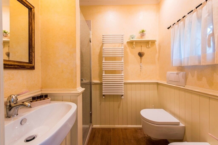 Bathroom 3, Deluxe Charming Florentine VILLA in the City. PLUS, Florence