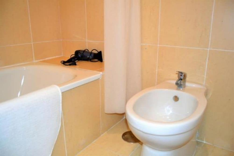 Bathroom 3, Viviendas Villalobos, Sevilla