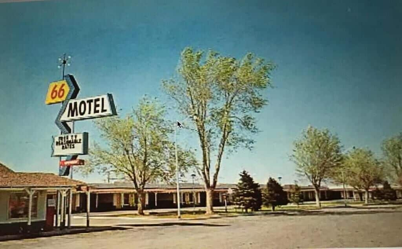 Exterior & Views 2, 66 Motel, Navajo