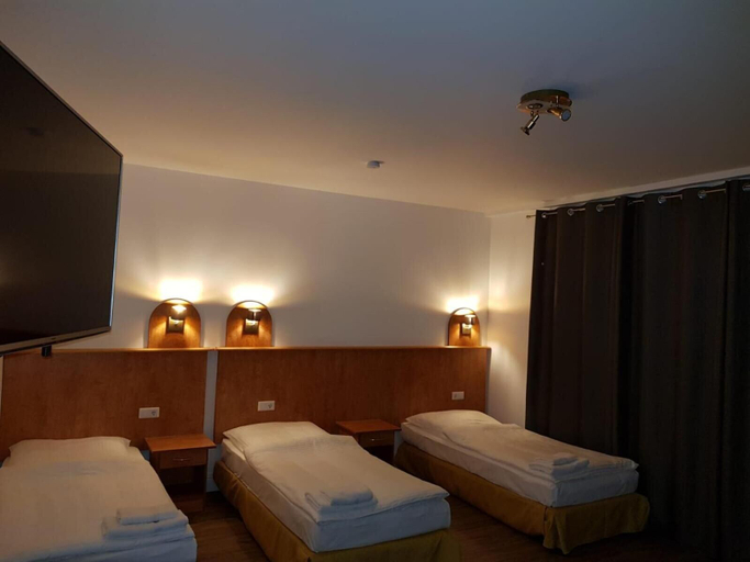 Bedroom 3, Hotel Krone UG, Rottweil