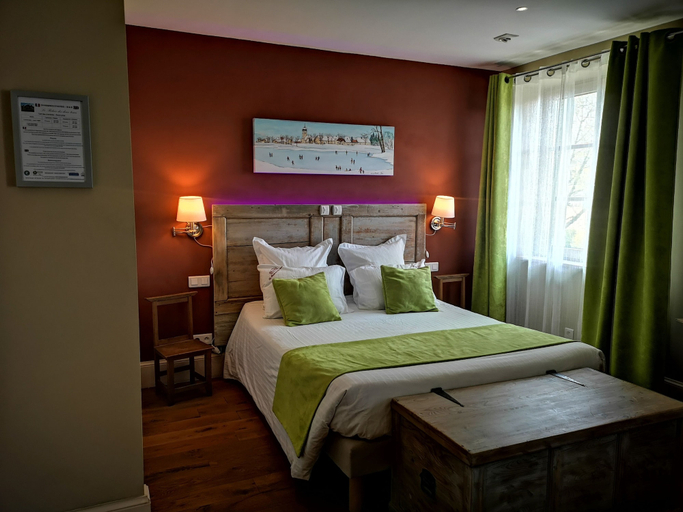 Bedroom 3, Le Relais des Deux Tours, Doubs