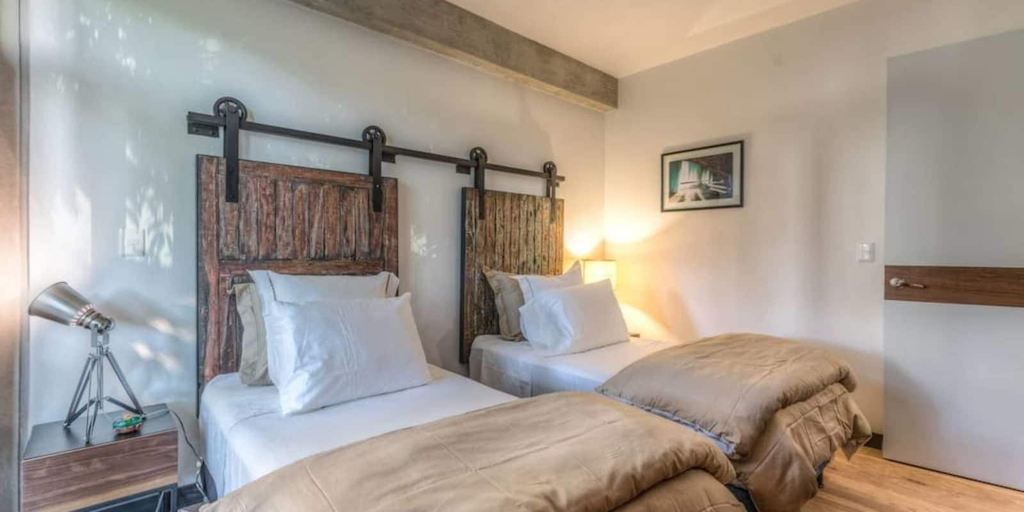 Room 4, Urban Roma Dream by Mr.W, Mexico City