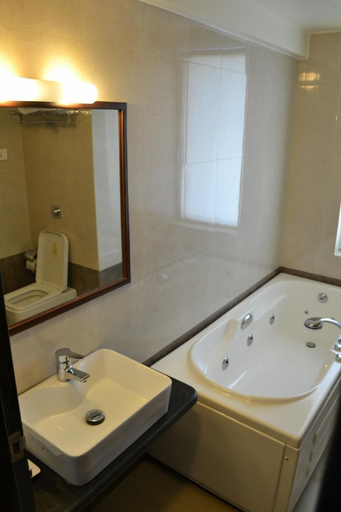 Bathroom 4, Hotel Elegant, Kolhapur