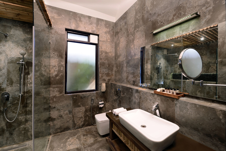 Bathroom 3, Shri Radha Brij Vasundhara Resort & Spa, Mathura