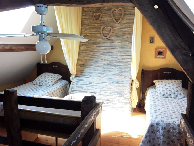 Bedroom 2, Chambres d'hotes la Merais, Loire-Atlantique