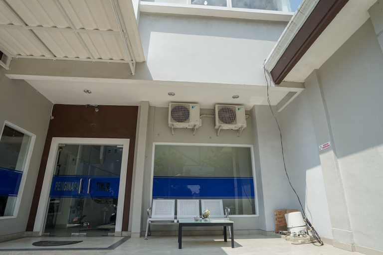 Exterior & Views 2, OYO 958 Penginapan Timur, Palembang