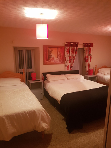 Bedroom 2, Castle Inn, Derry and Strabane