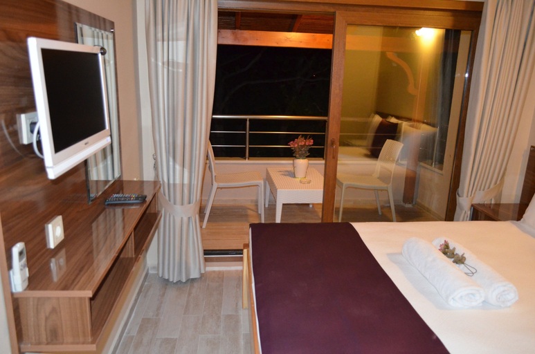 Bedroom 4, Ada Palas Otel, Marmara