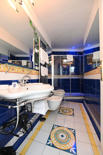 Bathroom 4, Hotel Croce di Amalfi, Salerno