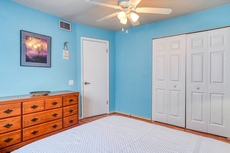 Bedroom 3, Another Endless Summer on B Street, Saint Johns