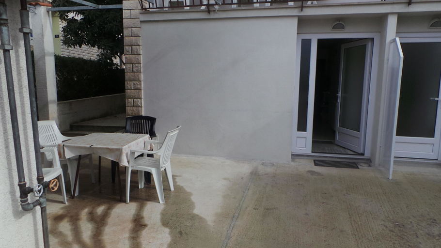 Others 5, Apartments Pinsa, Okrug