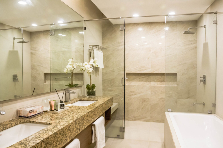 Bathroom 5, La Fiesta Hotel, Iloilo City