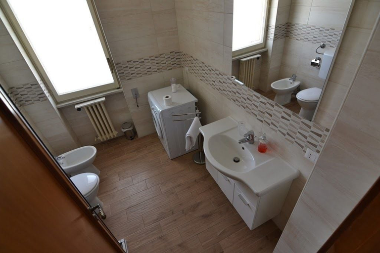 Bathroom 5, B&B Domus Lupiae, Lecce