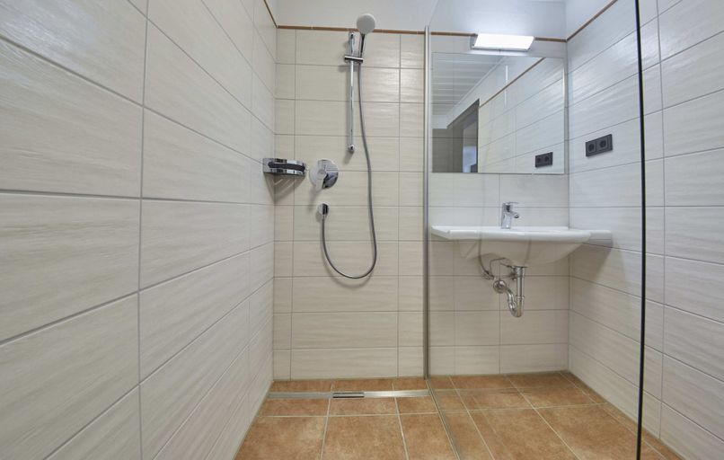 Bathroom 3, D-Town Lodge, Zell am See