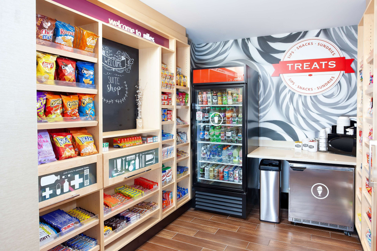 Food & Drinks 5, Hampton Inn & Suites Niles/Warren, Trumbull