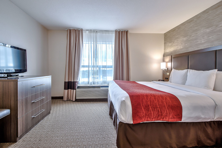Bedroom 4, Comfort Inn & Suites Calgary South, Division No. 6