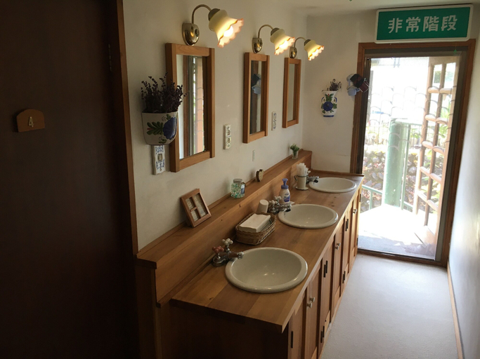 Bathroom 3, Pension Cocotte, Takayama