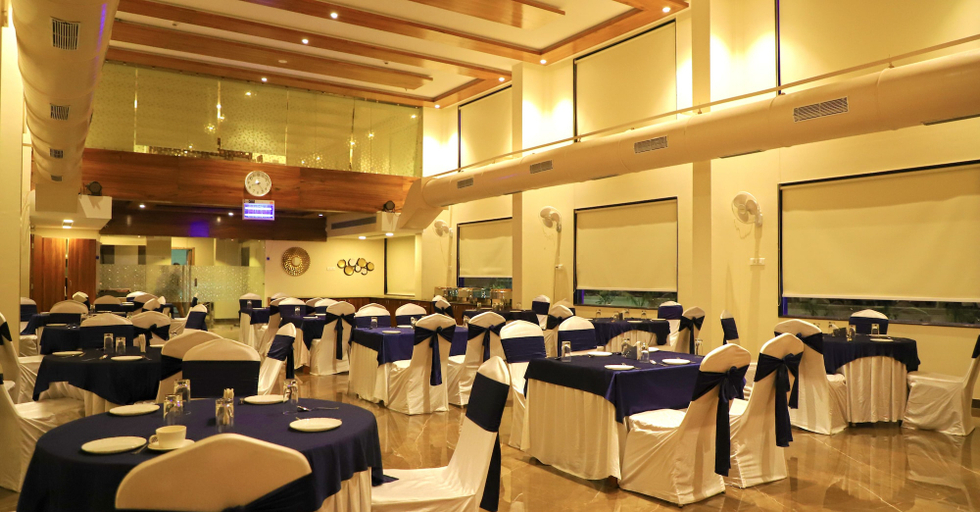 Food & Drinks 5, Sai Neem Tree Hotel, Ahmadnagar