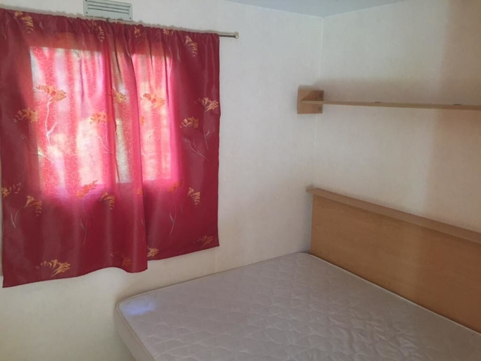 Bedroom 2, Camping de Lagraulière, Corrèze