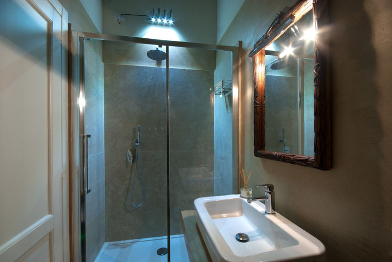 Bathroom 3, Poste del Chiugi, Perugia