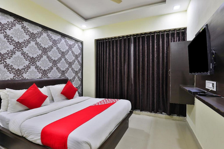 Bedroom 5, Hotel Hill Look Inn, Gandhinagar