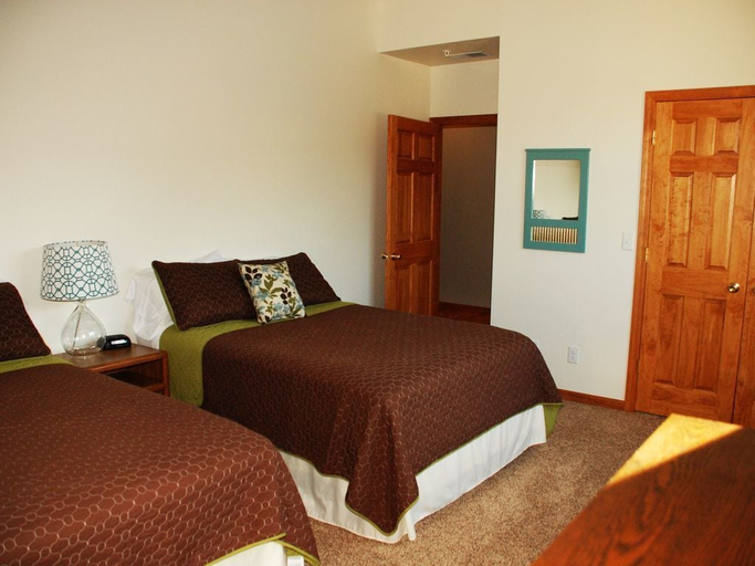 Bedroom 3, Betsie Harbor Lodging, Benzie
