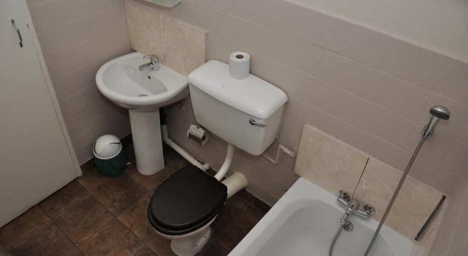 Bathroom, Stanville Hotel, Mangaung