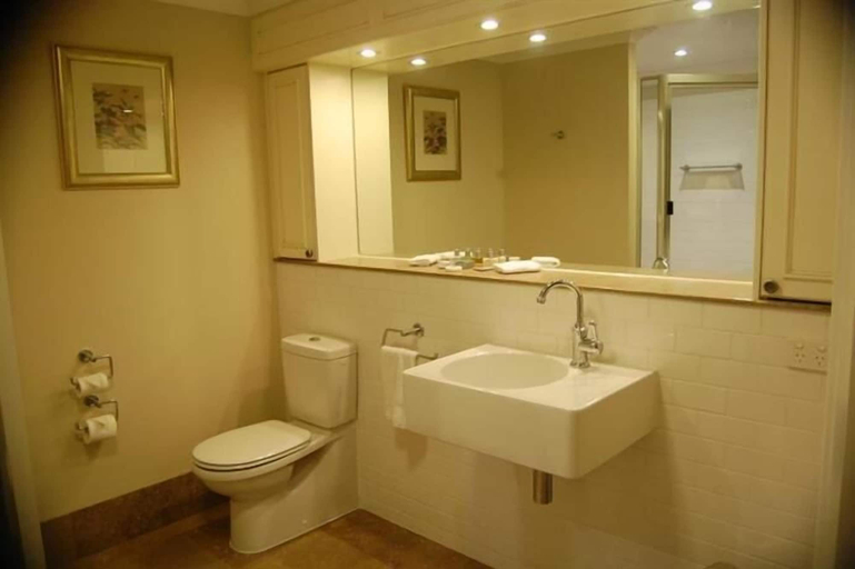 Bathroom 3, Woodlands of Marburg, Ipswich - West