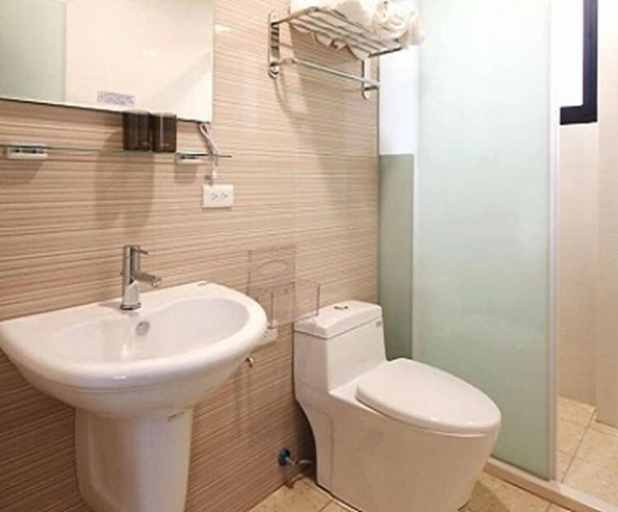 Bathroom 3, ZI-YUE-TONG Homestay II, Penghu