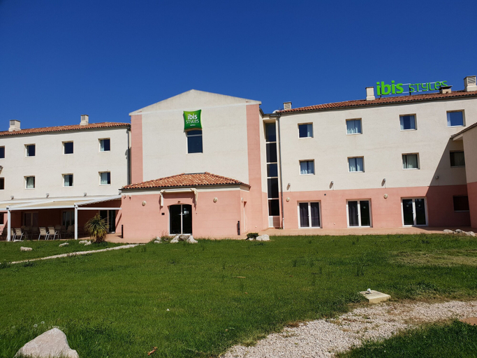 Exterior & Views 2, ibis Styles Marseille Plan de Campagne, Bouches-du-Rhône