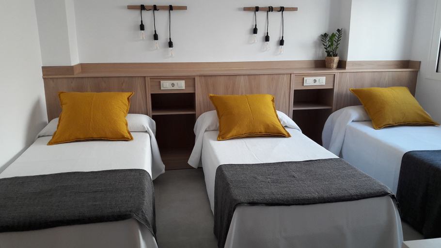 Bedroom 2, Hostal Cervantes Playa, Almería