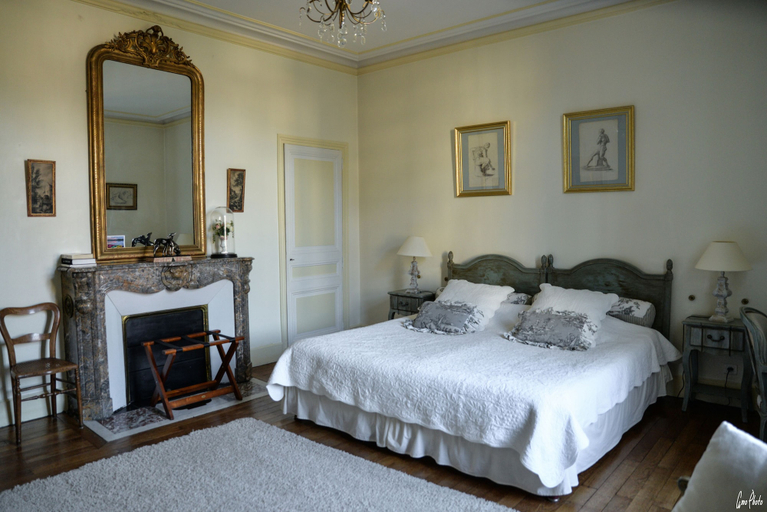 Bedroom 2, L'Oustal, Cher