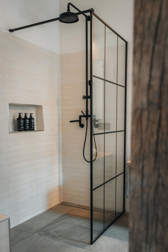 Bathroom 5, Indrani Lodge, Brabant Wallon