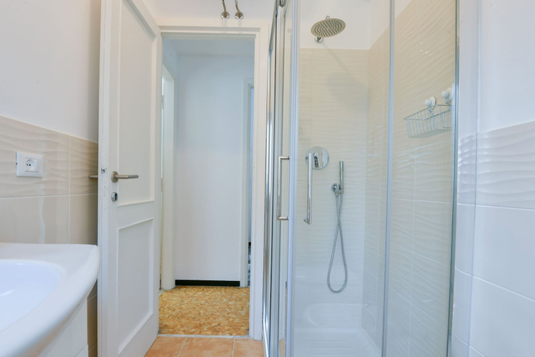 Bathroom 4, Una Finestra su Villa Durazzo by Wonderful Italy, Genova
