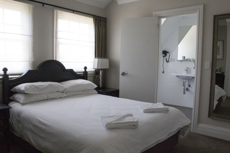 Bedroom 2, Wallacia Hotel, Penrith - East