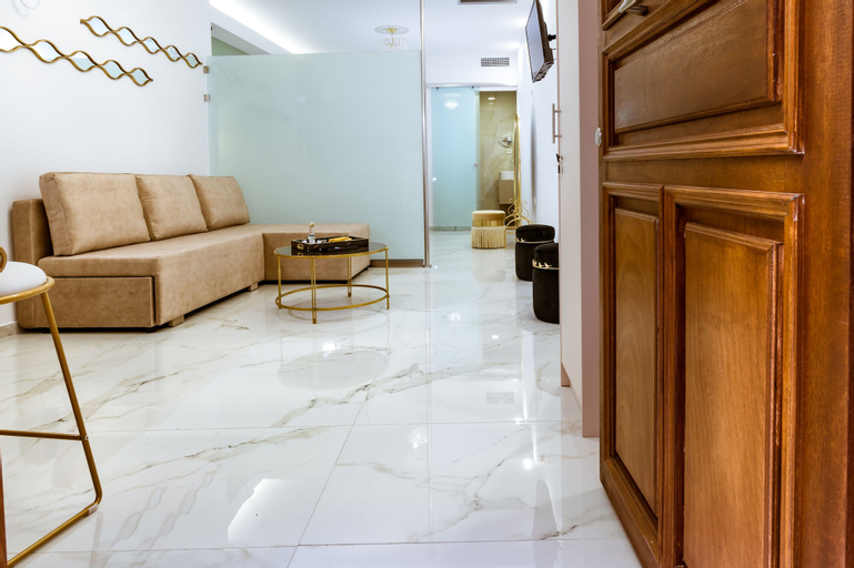 Konmari boutique suites, Crete