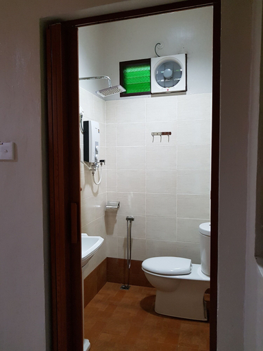 Bathroom 4, Pandan Laut Beach Resort, Setiu