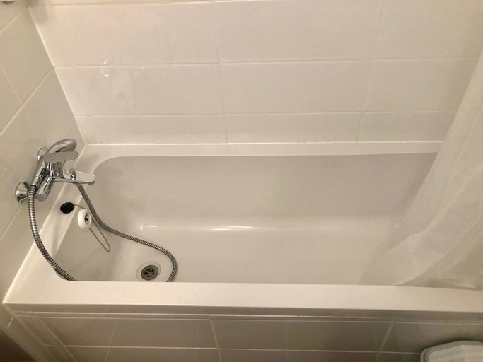 Bathroom, Luxury Apartment Best Location Beach View