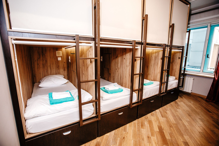 Bedroom 3, O2 Capsule Hotel, Western
