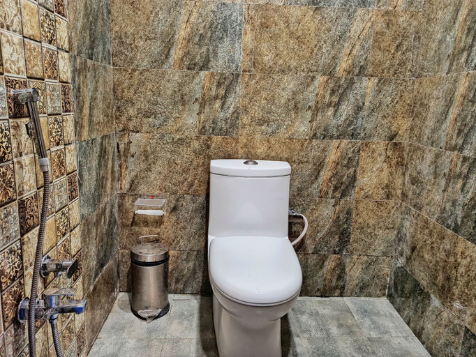 Bathroom 3, Hotel Janki Inn Varanasi, Varanasi